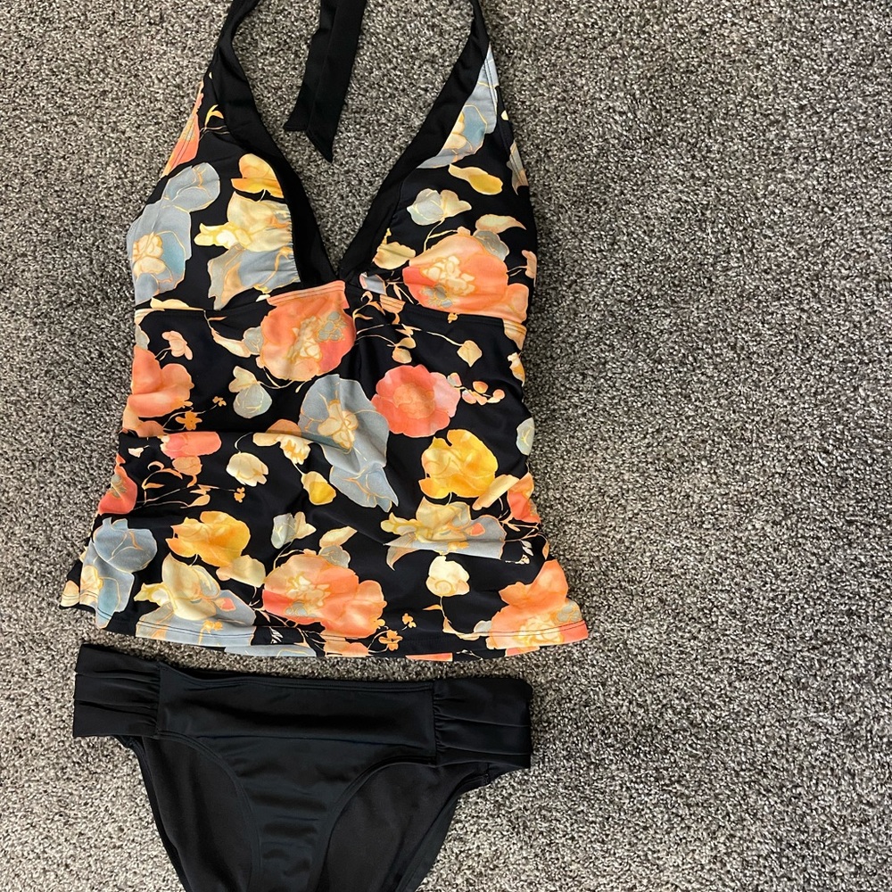 Athleta Halter Tankini Swimsuit.